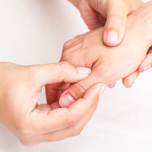 physical-therapy-clinic-hand-pain-relief-texas-rehab-and-performance-center-irving-frisco-tx